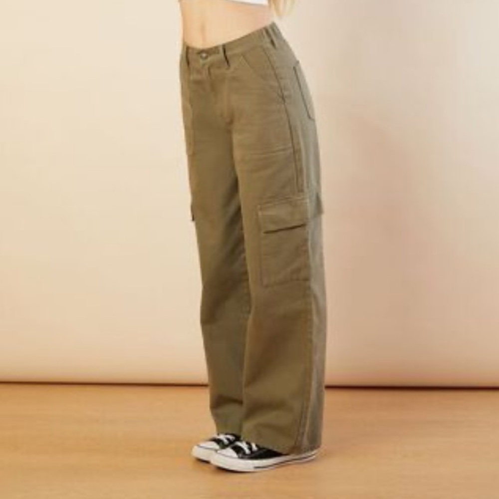 Women's Forever 21 Khaki Cargo Pants